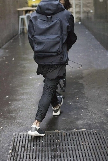 A cover of "Human_Silhouettes" cluster. The owner is roamerlife. The cluster consists of 9 elements.