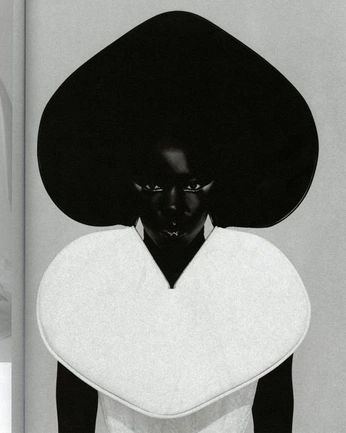 A cover of "Art" cluster. The owner is vannnieeee. The cluster consists of 6 elements.