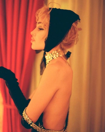 A cover of "C&C" cluster. The owner is kotafukuda. The cluster consists of 36 elements.