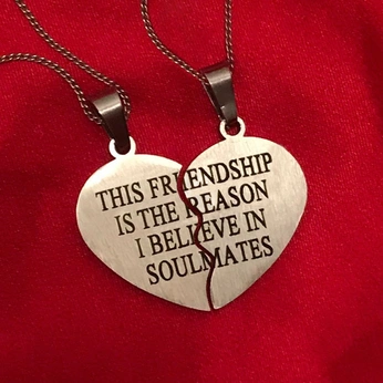 A cover of "FEELS" cluster. The owner is ginger. The cluster consists of 7 elements.