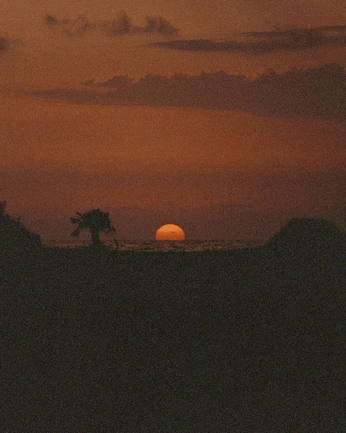 A cover of "Sunset" cluster. The owner is puckipucks2. The cluster consists of 5 elements.