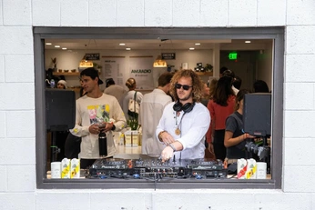 A cover of "Sababa" cluster. The owner is tamiry. The cluster consists of 7 elements. 2 create it.