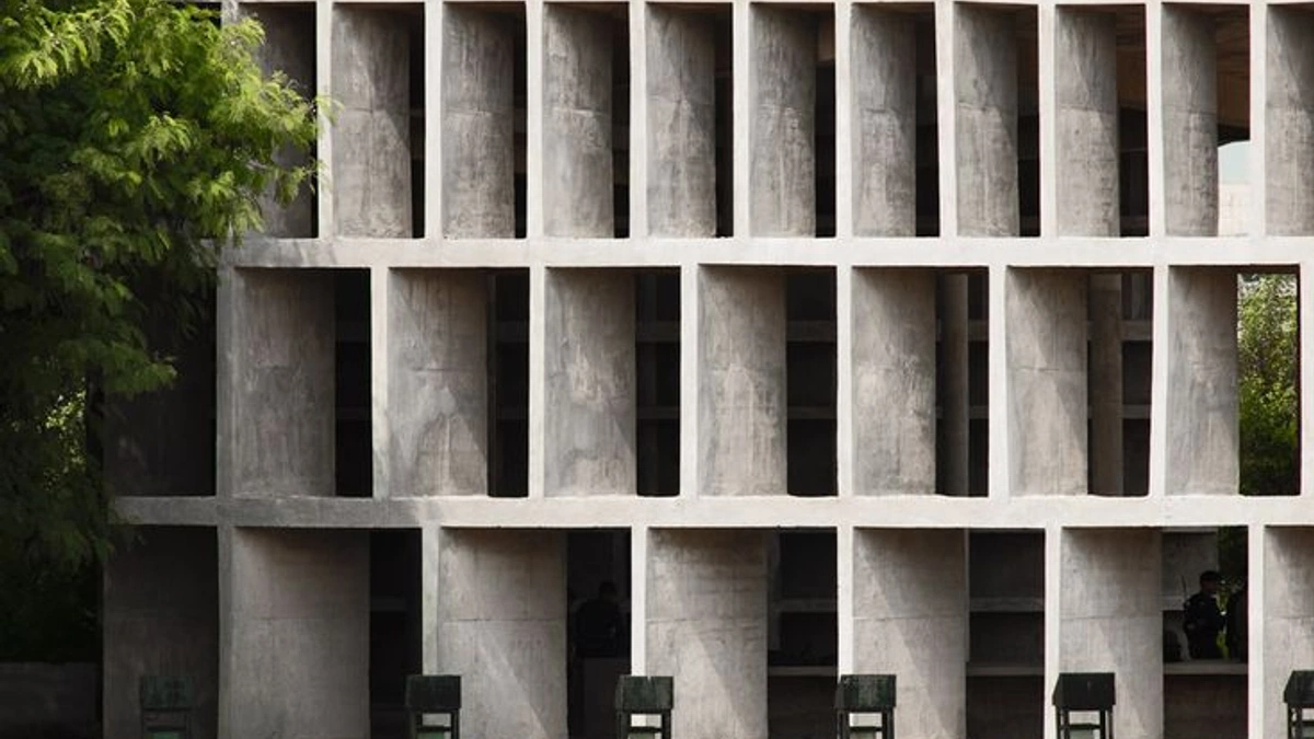 Brutalism Architecture (@bimaputra) / Cosmos