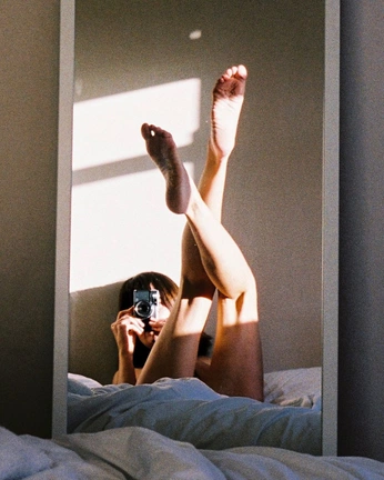 A cover of "Women are divine" cluster. The owner is kissesandfugs. The cluster consists of 64 elements.