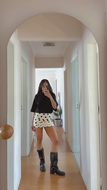 A cover of "outfit festival" cluster. The owner is laricunegundes. The cluster consists of 2 elements.