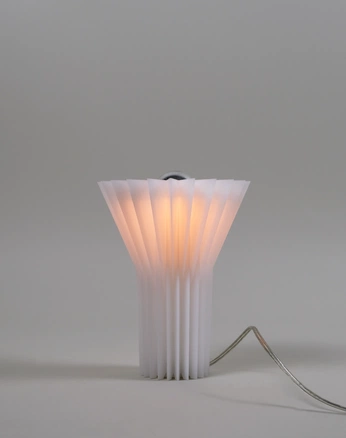 A cover of "lamp" cluster. The owner is qcgoko. The cluster consists of 9 elements.