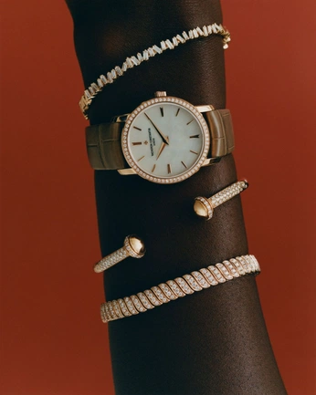 A cover of "La Fin" cluster. The owner is maceygalat. The cluster consists of 31 elements.