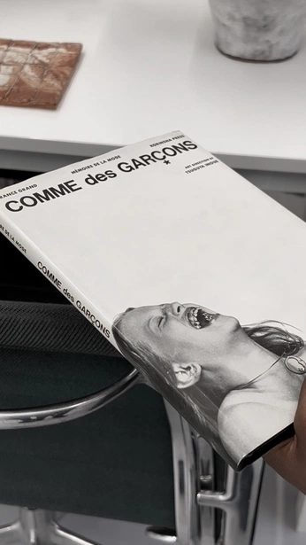 A cover of "Magazine" cluster. The owner is angelafop. The cluster consists of 1 element.