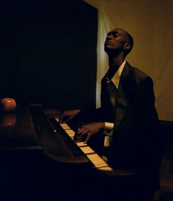 A cover of "午夜钢琴师" cluster. The owner is avenxu. The cluster consists of 4 elements.