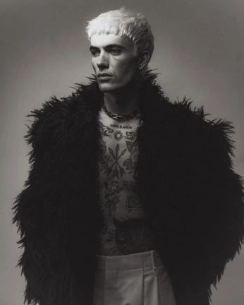 A cover of "Aidan KD" cluster. The owner is juliandrake. The cluster consists of 16 elements.