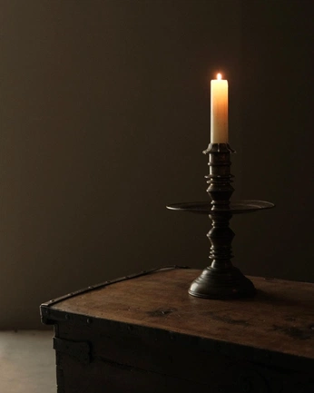 A cover of ".on.candle.holder." cluster. The owner is restlessmonk. The cluster consists of 8 elements.