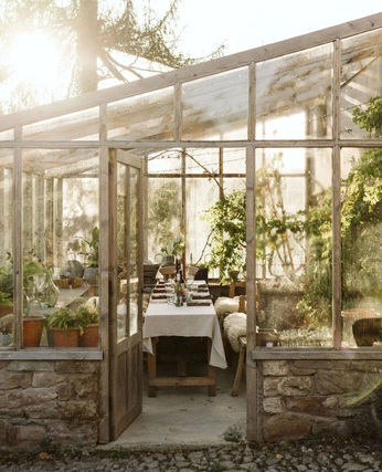 A cover of "Dream of a home" cluster. The owner is flospins. The cluster consists of 2 elements.