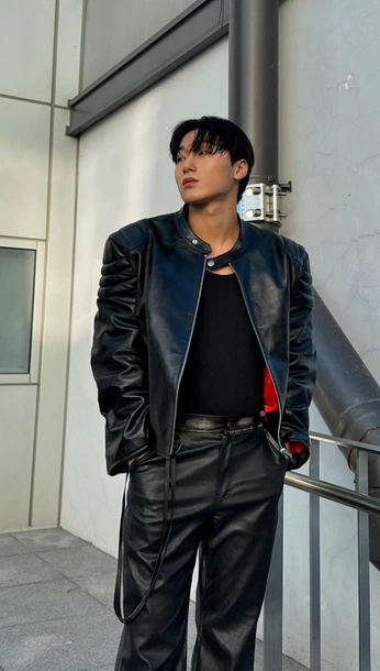 A cover of "choi san" cluster. The owner is nadiaaaaa. The cluster consists of 11 elements.