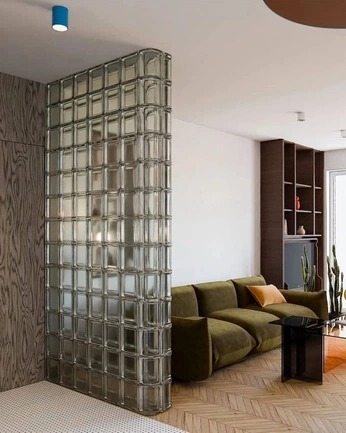 A cover of "Winks" cluster. The owner is luke. The cluster consists of 2 elements.