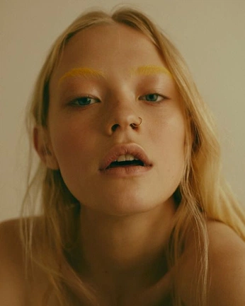 A cover of "Photo + Motion" cluster. The owner is danibrown. The cluster consists of 137 elements.