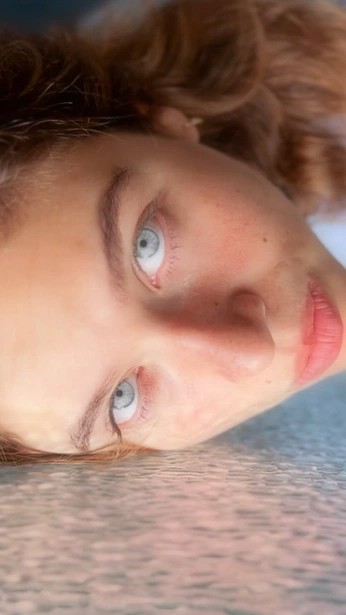 A cover of "Dissonance" cluster. The owner is 1990nude. The cluster consists of 32 elements.