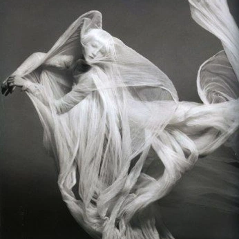 A cover of "Fashion Photo Inspo" cluster. The owner is wynterlavendel. The cluster consists of 21 elements.