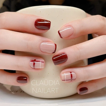 A cover of "Luxury Nails" cluster. The owner is nasihamarie. The cluster consists of 4 elements.