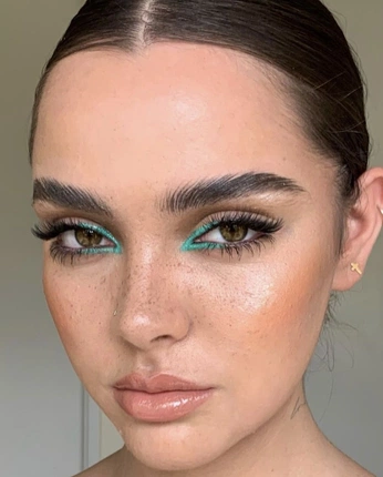 A cover of "girlie" cluster. The owner is dunkaroodaddy. The cluster consists of 19 elements.