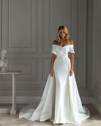 A cover of "Dresses" cluster. The owner is tamema. The cluster consists of 5 elements.