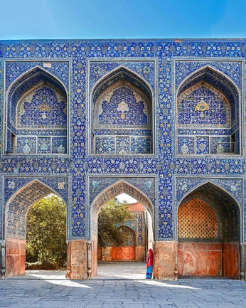 A cover of "Iran" cluster. The owner is roozbehm. The cluster consists of 7 elements.