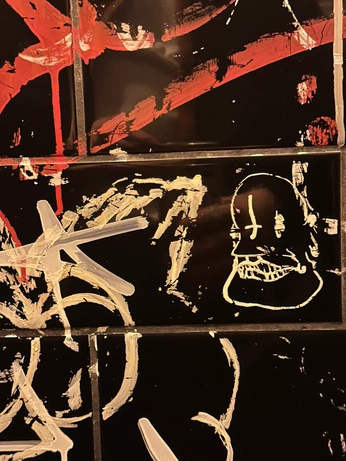 A cover of "graffiti." cluster. The owner is notsoparker. The cluster consists of 10 elements.