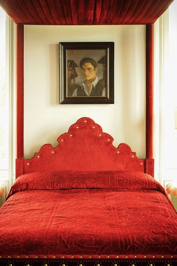 A cover of "Bedroom" cluster. The owner is sarahnichole. The cluster consists of 3 elements.