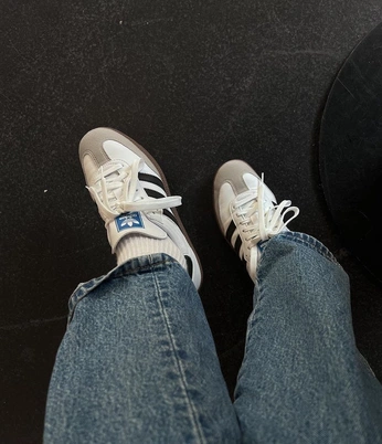 A cover of "photo dump inspo" cluster. The owner is weirdowatts. The cluster consists of 1 element.