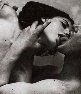 A cover of "Erotic - Kiss - Sensual" cluster. The owner is lateblumstudio. The cluster consists of 2 elements.