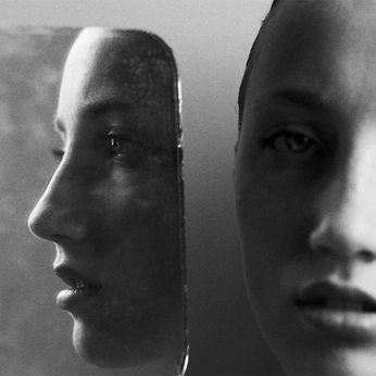 A cover of "Зеркало" cluster. The owner is llunadelua. The cluster consists of 1 element.