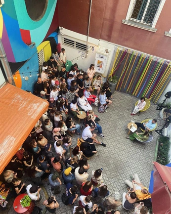 A cover of "tisch" cluster. The owner is bergi. The cluster consists of 2 elements.