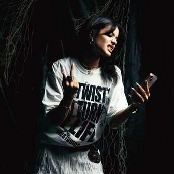 A cover of "5KMLABEL" cluster. The owner is sickkotheone. The cluster consists of 107 elements.