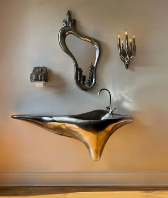 A cover of "Guts" cluster. The owner is easarsfield. The cluster consists of 9 elements.