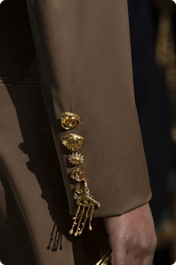 A cover of "mizaj by yasmin souza" cluster. The owner is yasminsouza. The cluster consists of 40 elements.