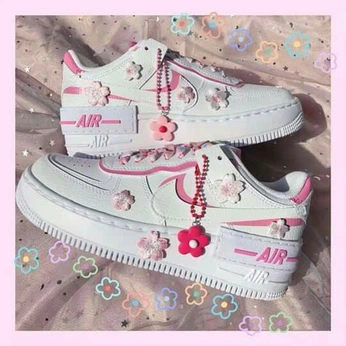 A cover of "aesthetic" cluster. The owner is chicken0nugget01. The cluster consists of 20 elements.