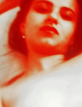 A cover of "Estetica (vermelho)" cluster. The owner is raskeu. The cluster consists of 53 elements.