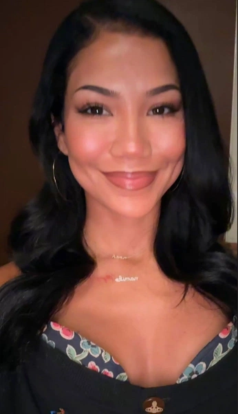 A cover of "jhene" cluster. The owner is planetpurr. The cluster consists of 4 elements.