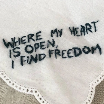 A cover of "what's beauty" cluster. The owner is bluepearl. The cluster consists of 48 elements.