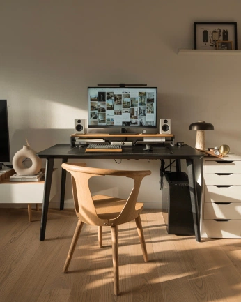 A cover of "desk." cluster. The owner is lucygoose. The cluster consists of 1 element.