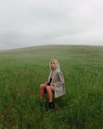 A cover of "Amelia Personal" cluster. The owner is kyrastained. The cluster consists of 23 elements.