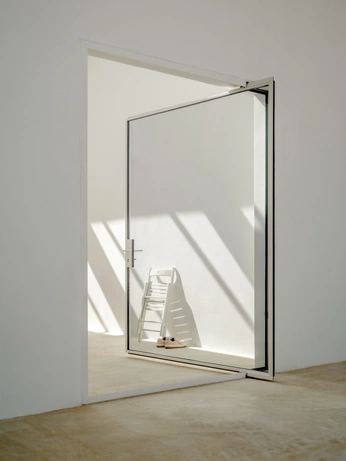 A cover of "Light + shadow" cluster. The owner is susie. The cluster consists of 19 elements.