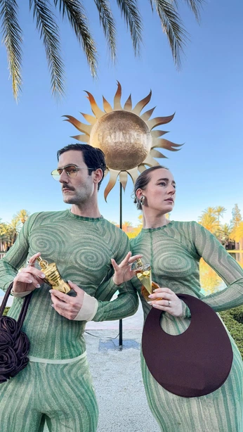 A cover of "Brand trips" cluster. The owner is molvofilms. The cluster consists of 1 element.