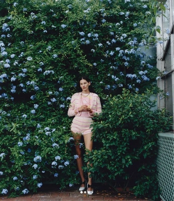 A cover of "summer readings" cluster. The owner is rosafar. The cluster consists of 16 elements.