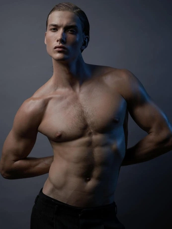 A cover of "Models" cluster. The owner is bazilic. The cluster consists of 607 elements.