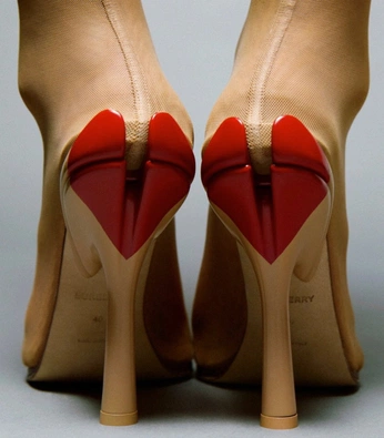 A cover of "shoe gal" cluster. The owner is nosleepclub. The cluster consists of 1 element.