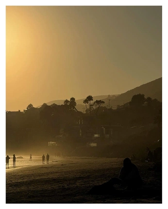 A cover of "beach" cluster. The owner is maymaybae111. The cluster consists of 3 elements.