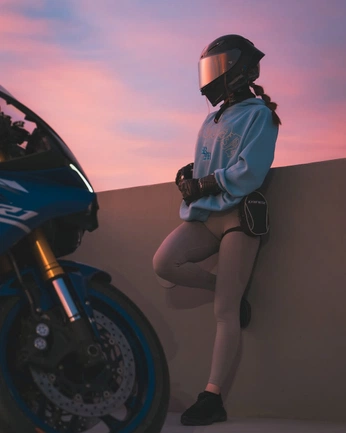 A cover of "Motorcyle girl" cluster. The owner is remadestudio. The cluster consists of 17 elements.