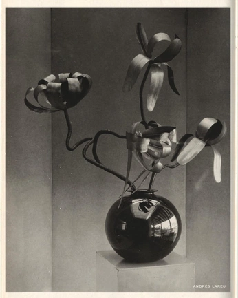 A cover of "Lalique" cluster. The owner is tessaa. The cluster consists of 2 elements.