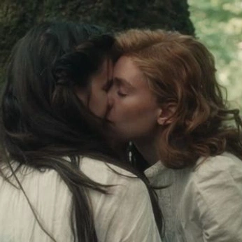 A cover of "Girl Kisser" cluster. The owner is apparentleah. The cluster consists of 15 elements.