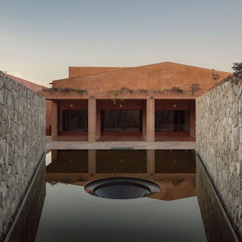 A cover of "cancun hotel mx" cluster. The owner is emmafif. The cluster consists of 12 elements.